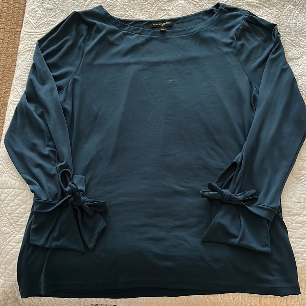 Women’s Banana Republic Navy Blouse XL